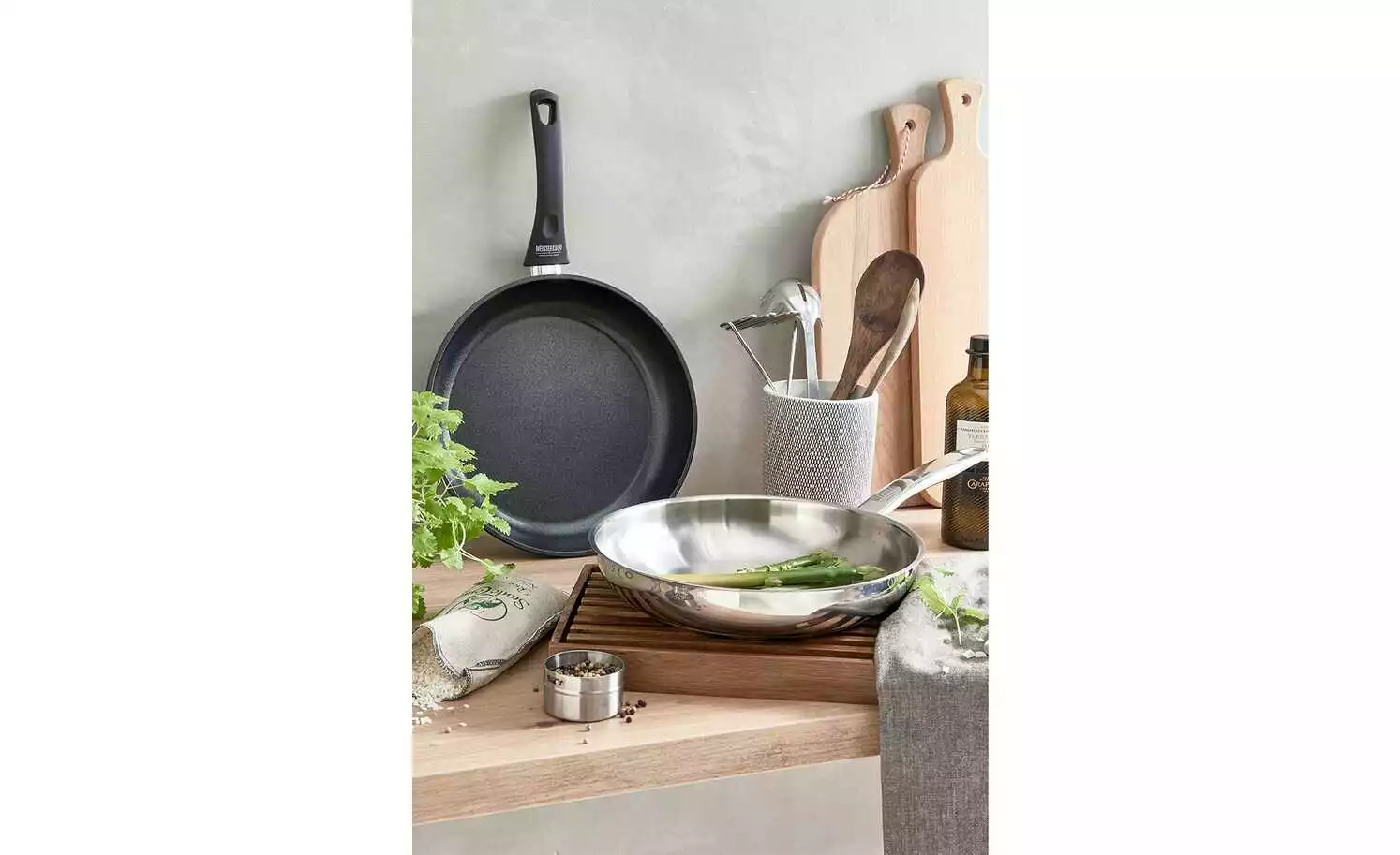 Meisterkoch Pfannenset 28 cm, 2-teilig OMNI 1 Meisterkoch Pfannenset 28 cm, 2-teilig OMNI